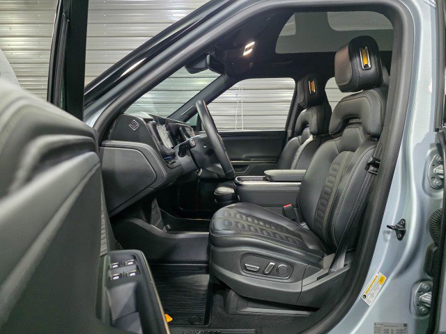 Used 2025 Rivian R1T Adventure image 19