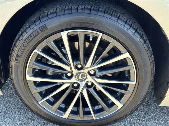 Certified 2025 Lexus ES 300h F Sport image 9