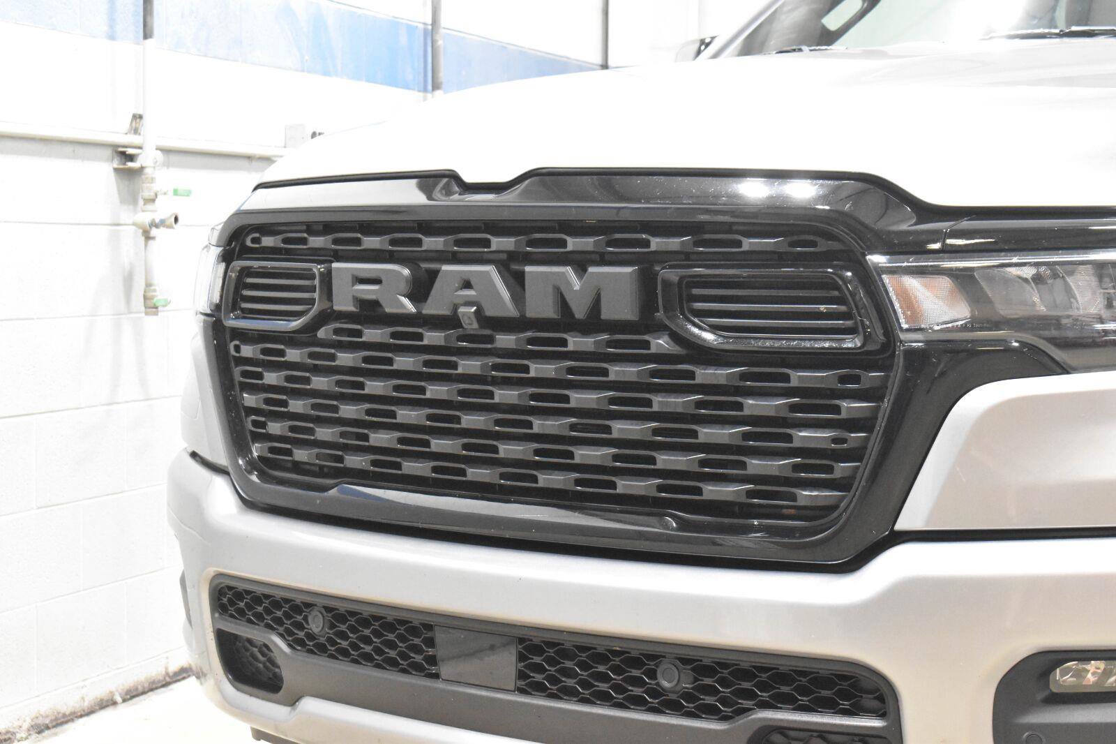 Used 2025 RAM 1500 Big Horn AWD/4WD image 28