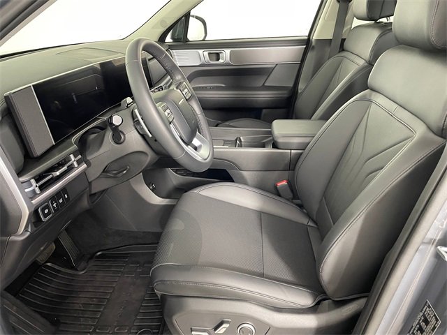Used 2025 Hyundai Santa Fe SEL image 3