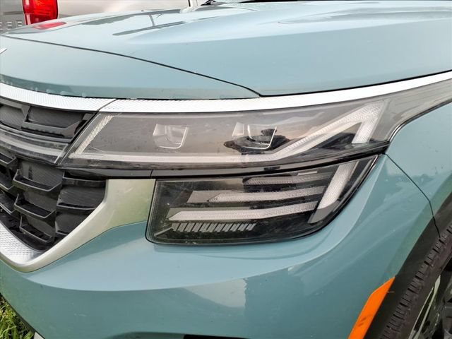 Used 2024 Kia Seltos SX w/ SX Sunroof Package AWD/4WD image 3