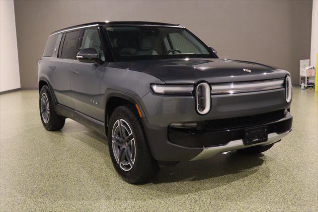Used 2025 Rivian R1S Adventure image 1