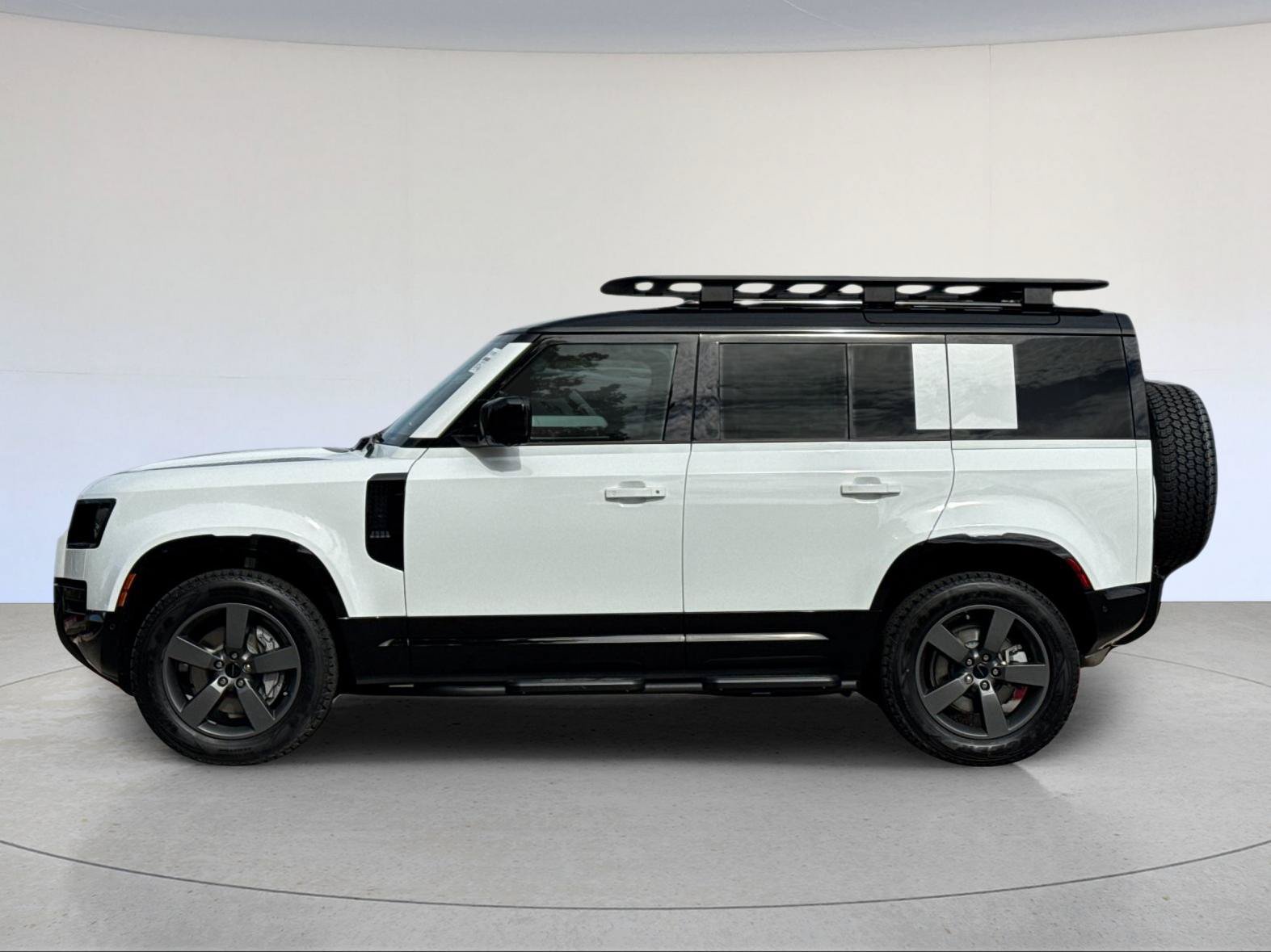 New 2026 Land Rover Defender 110 X-Dynamic SE AWD/4WD image 3