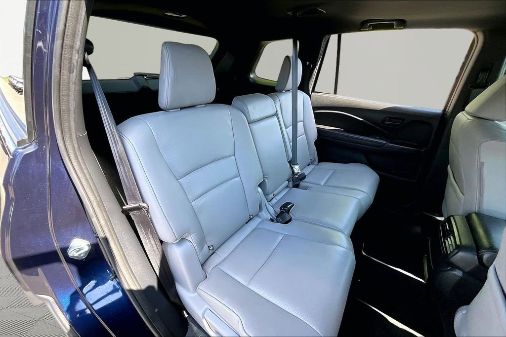 Used 2025 Honda Passport EX-L image 16