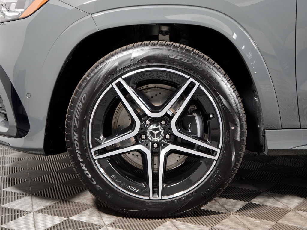 Certified 2026 Mercedes-Benz GLS 450 4MATIC image 9