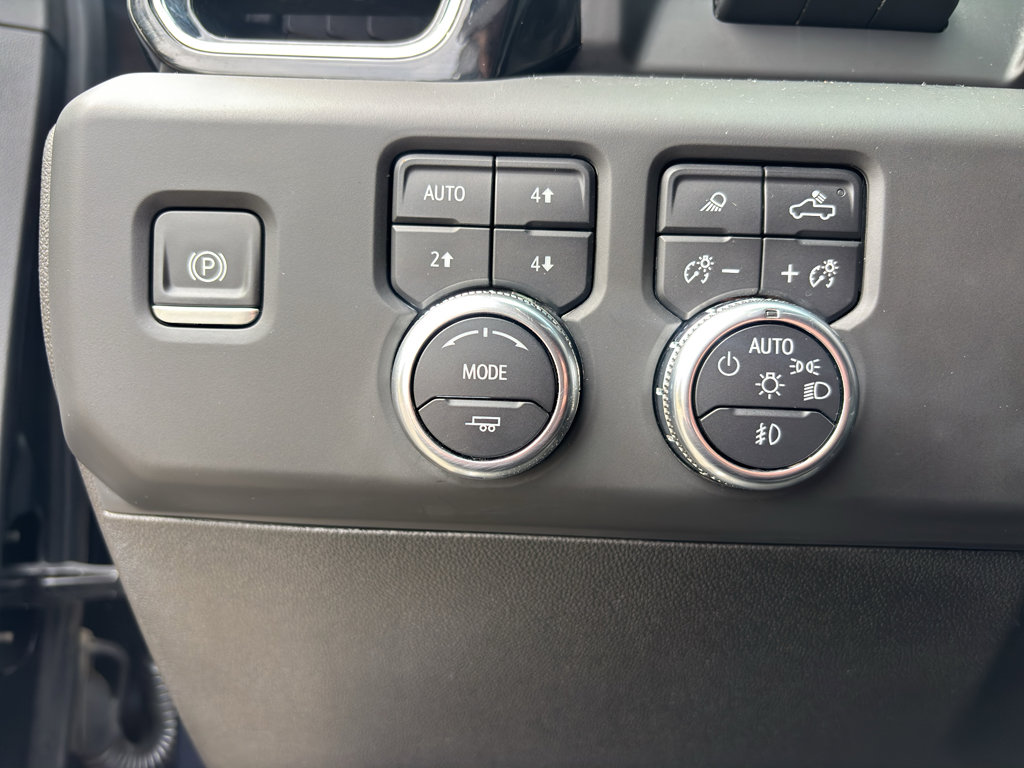 Used 2024 GMC Sierra 3500 Denali w/ Technology Package image 19