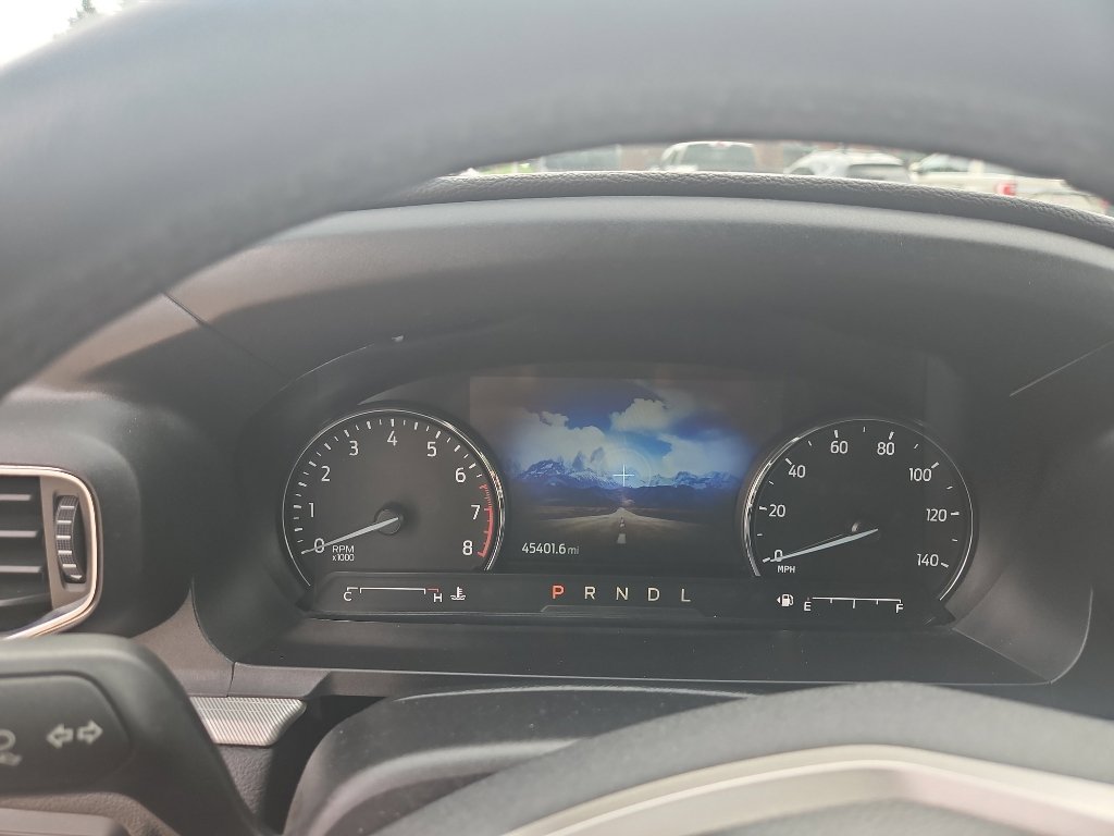 Used 2022 Ford Explorer XLT w/ Equipment Group 202A RWD image 11