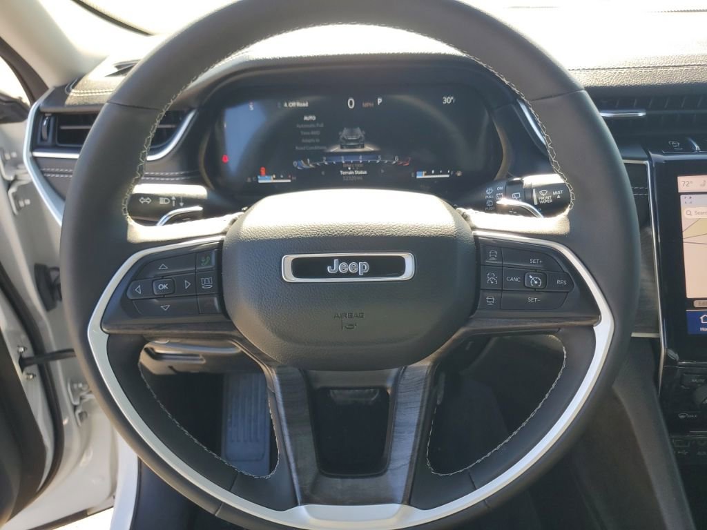 Used 2023 Jeep Grand Cherokee Limited image 14