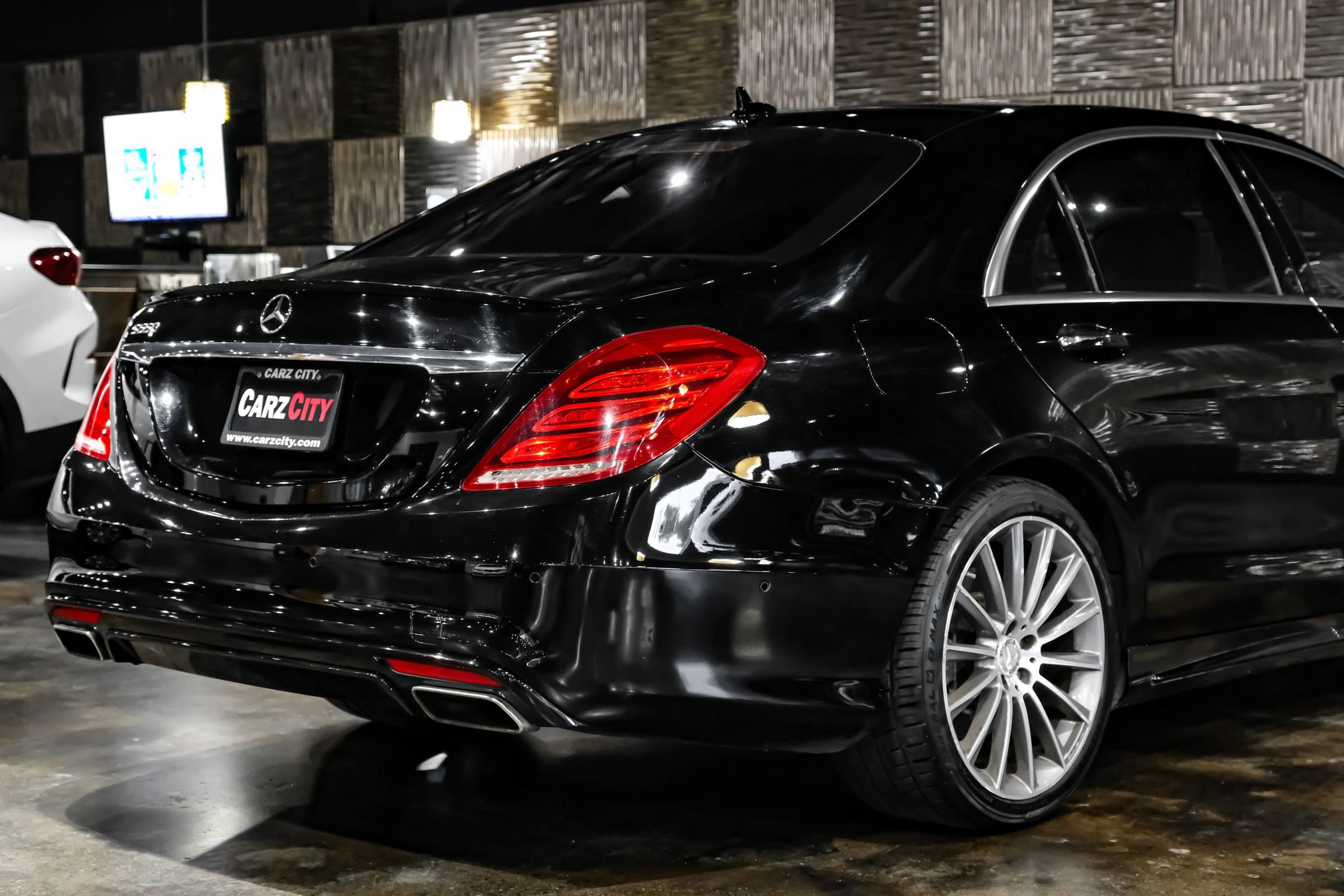 Used 2016 Mercedes-Benz S 550 Sedan image 13