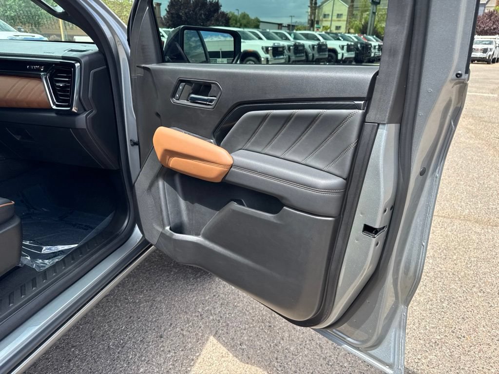 Used 2024 GMC Canyon AT4 w/ LPO, Skid Plate Package AWD/4WD image 25