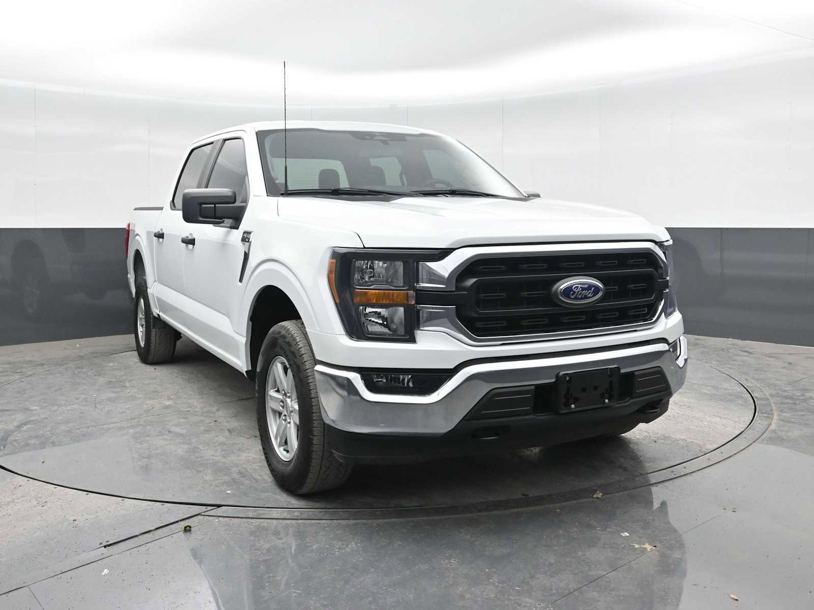 Used 2023 Ford F150 XLT image 1
