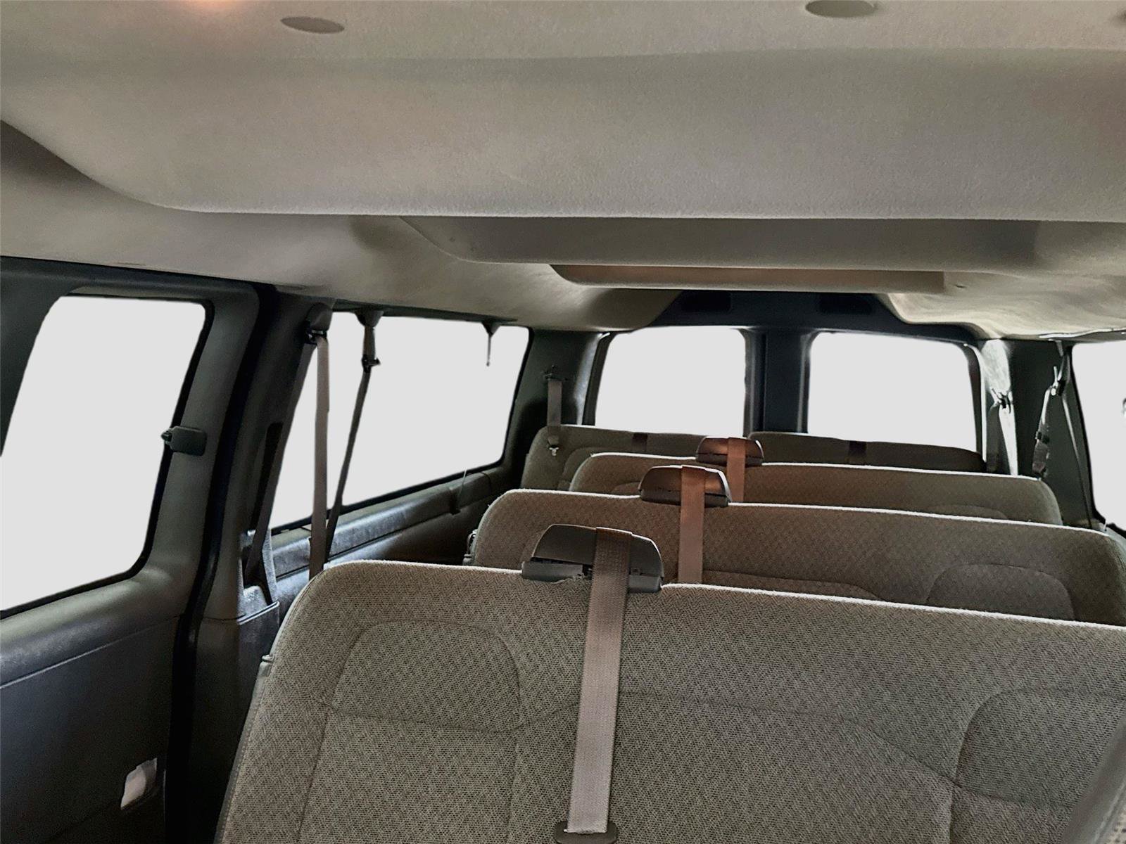 Used 2025 Chevrolet Express 3500 LT w/ LT Preferred Equipment Group RWD image 5