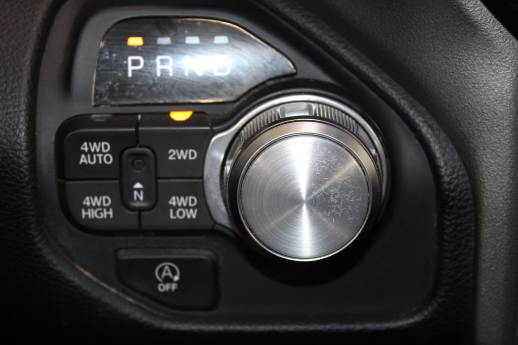 Used 2025 RAM 1500 Laramie AWD/4WD image 39