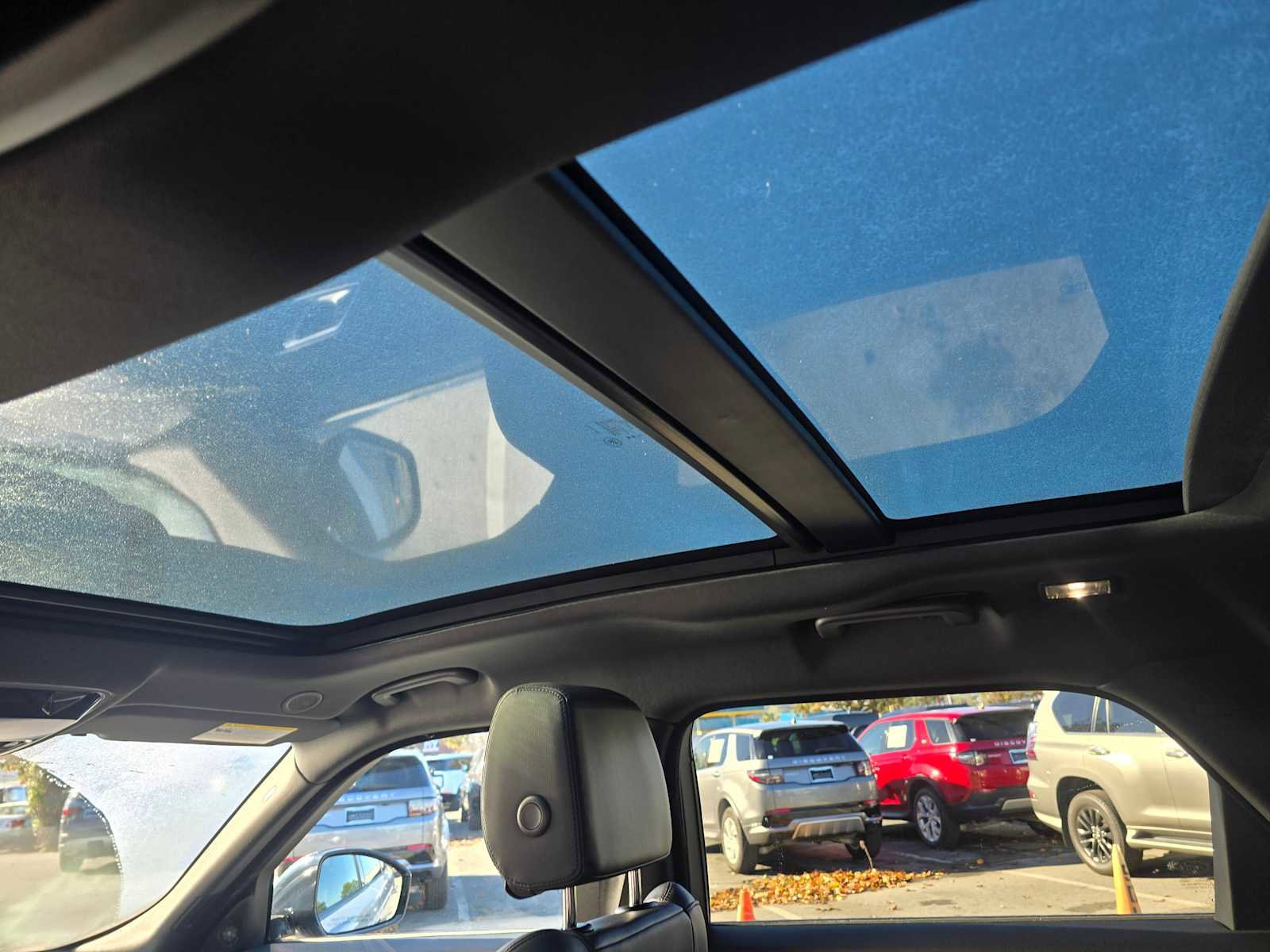 Used 2025 Land Rover Range Rover Velar Dynamic SE image 21