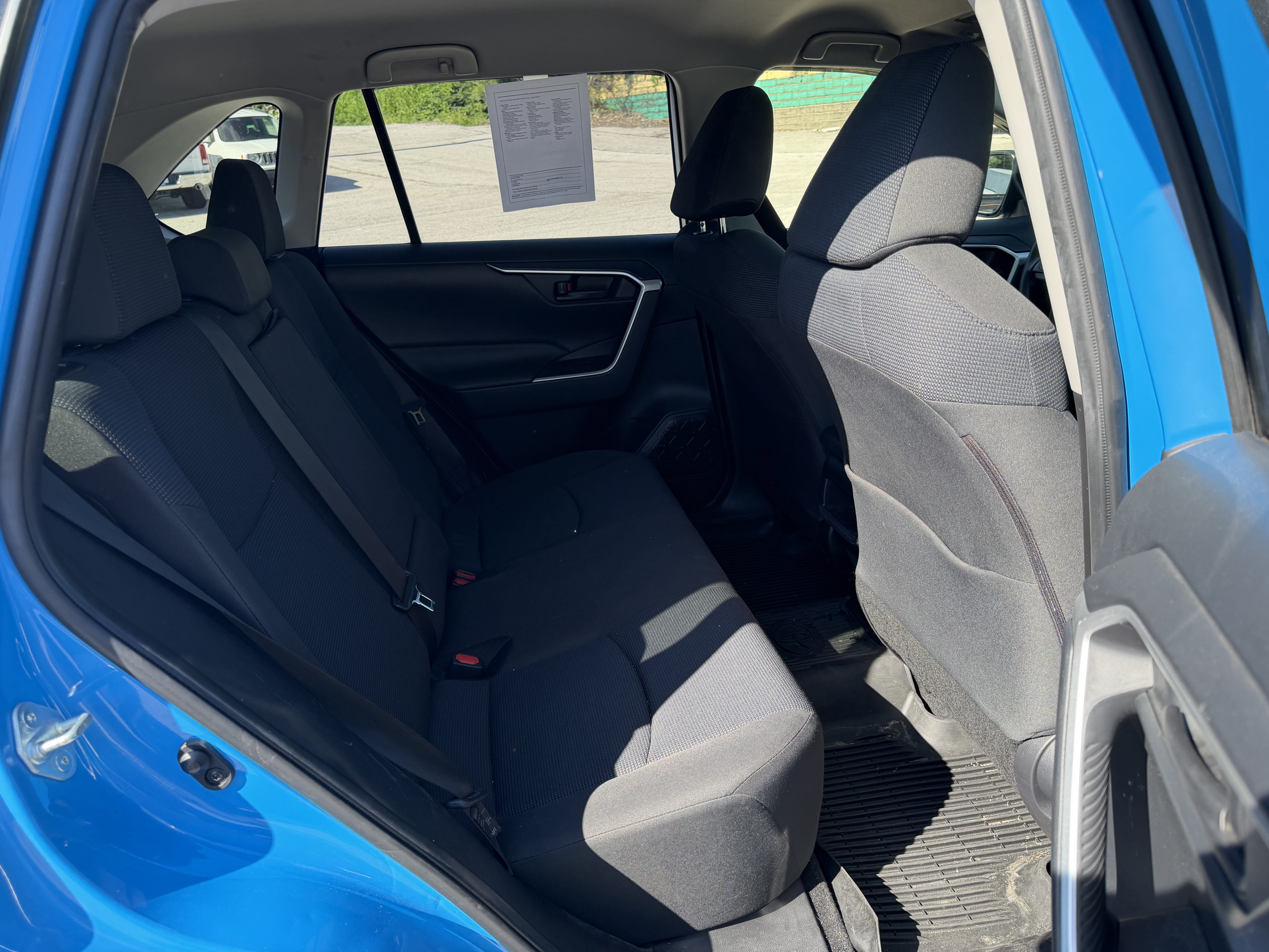 Used 2019 Toyota RAV4 LE AWD/4WD image 10