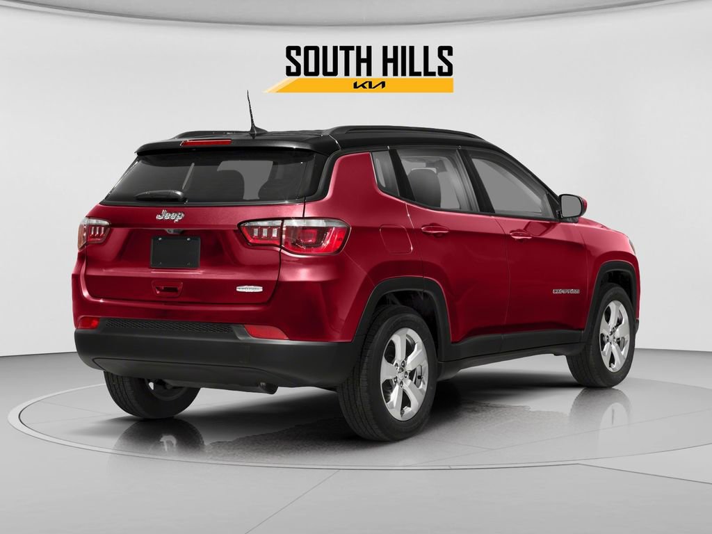 Used 2018 Jeep Compass Latitude w/ Cold Weather Group image 4