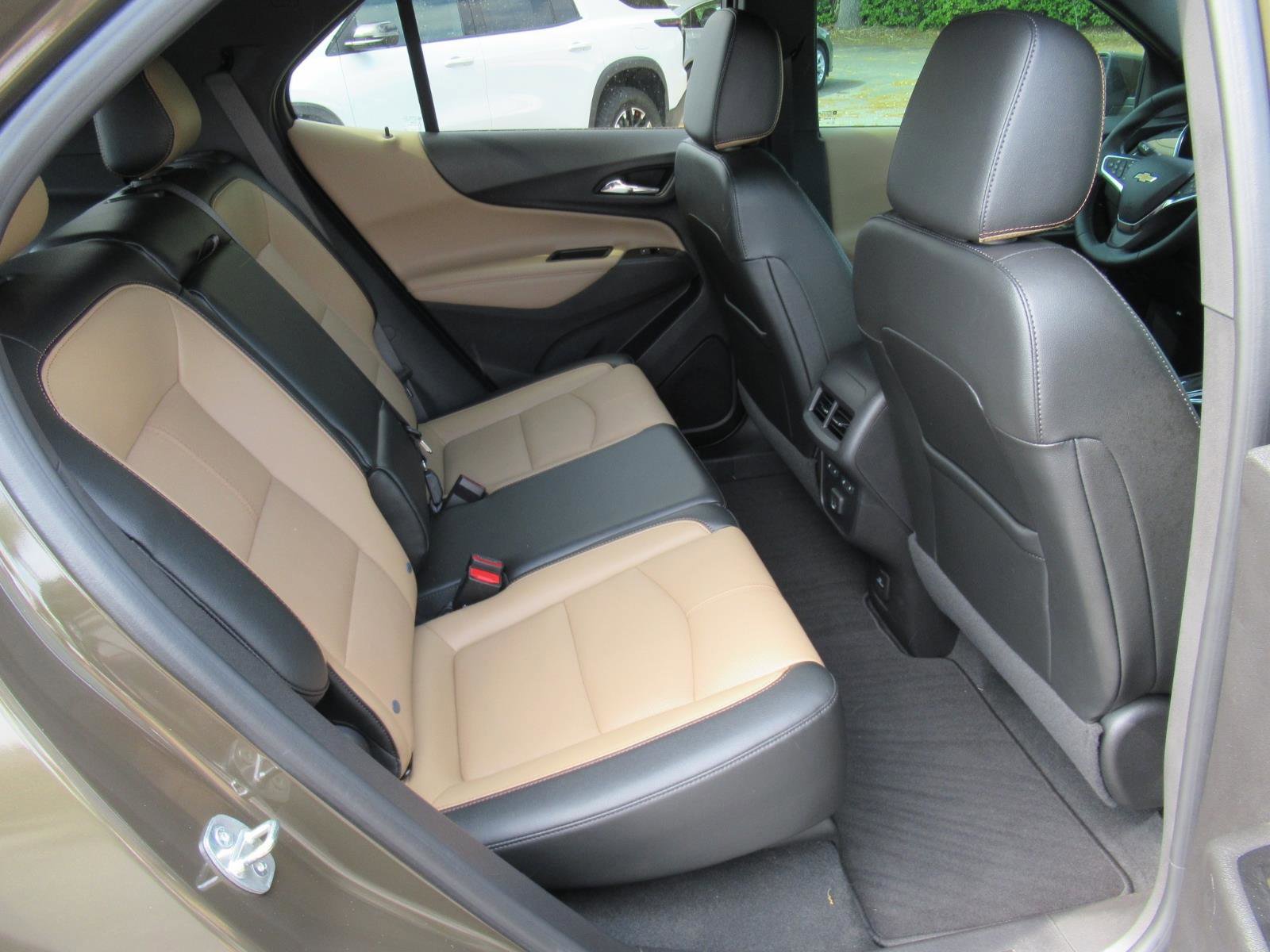 Used 2024 Chevrolet Equinox Premier FWD image 33