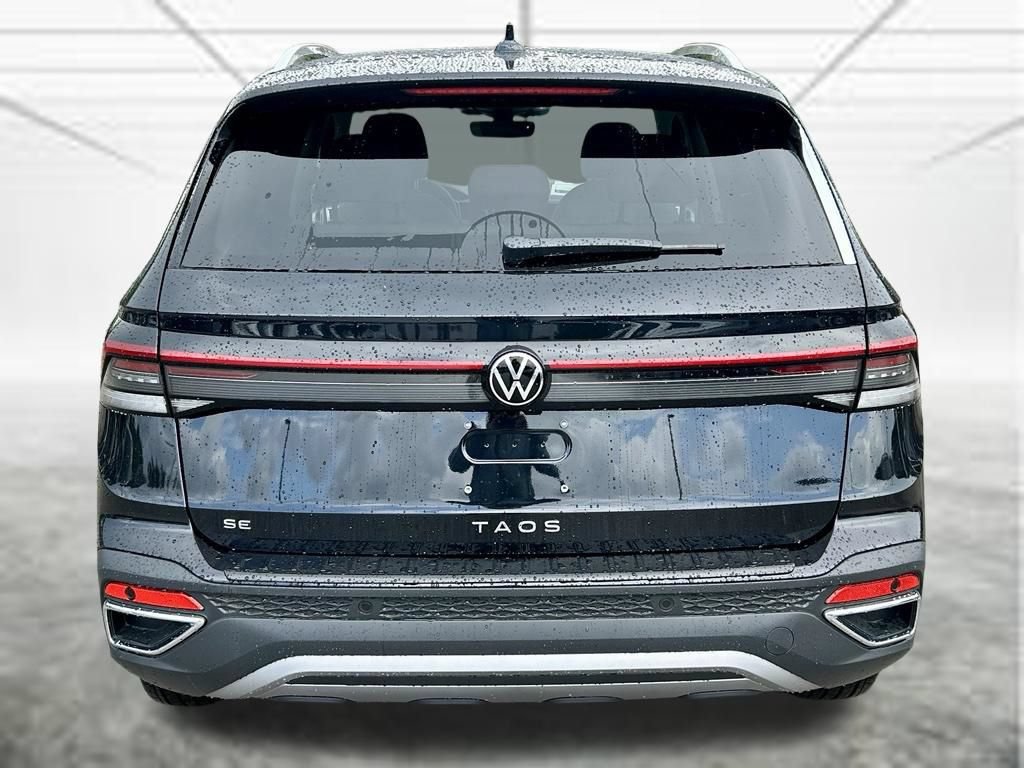 New 2026 Volkswagen Taos SE FWD image 6