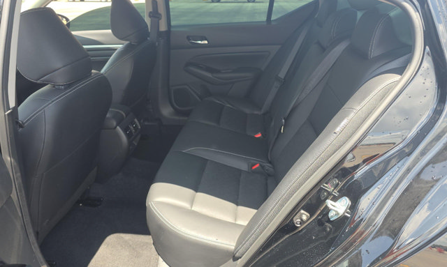 Used 2023 Nissan Altima 2.5 SL FWD image 14