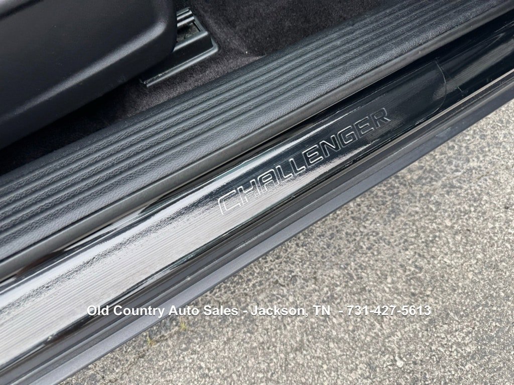 Used 2018 Dodge Challenger SXT Plus RWD image 21