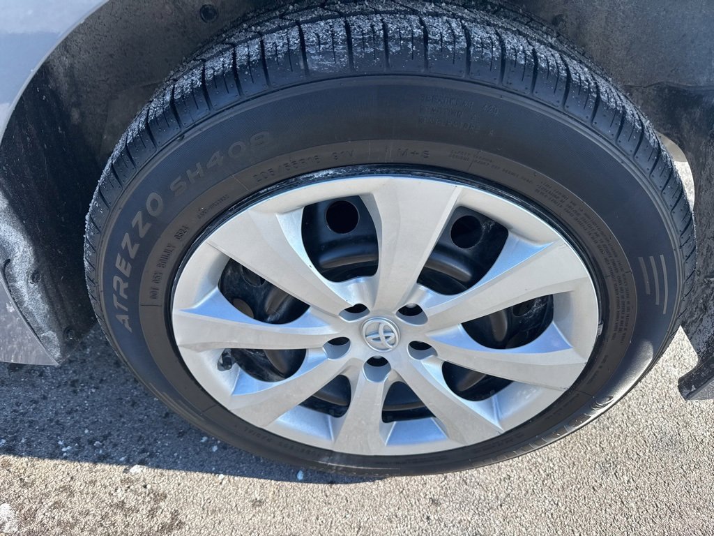 Used 2024 Toyota Corolla LE image 32
