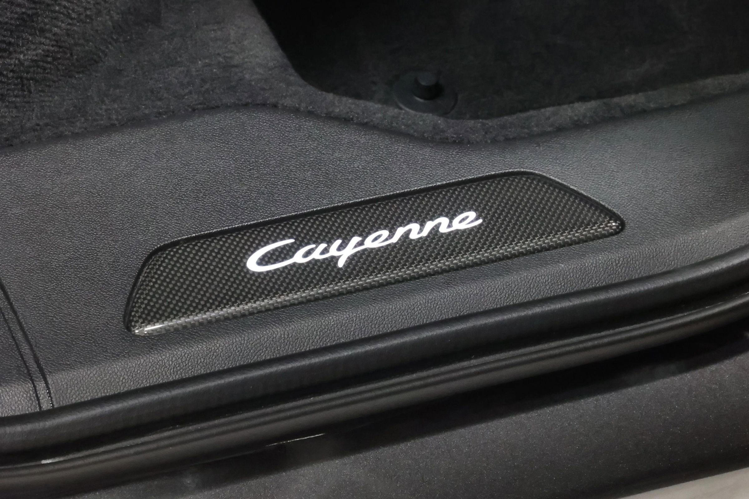 Used 2020 Porsche Cayenne Turbo image 67