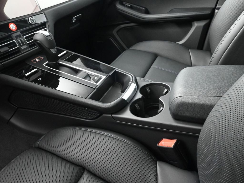 New 2025 Porsche Macan image 22