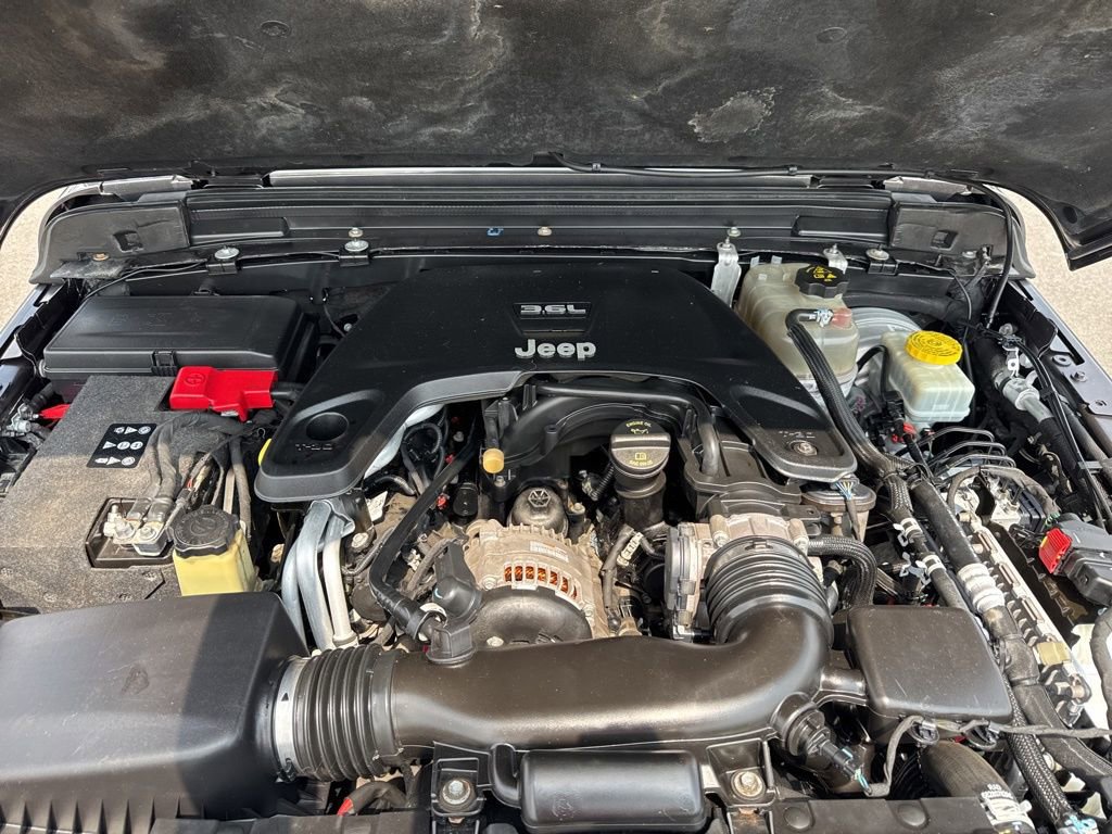 Used 2018 Jeep Wrangler Unlimited Sahara image 10