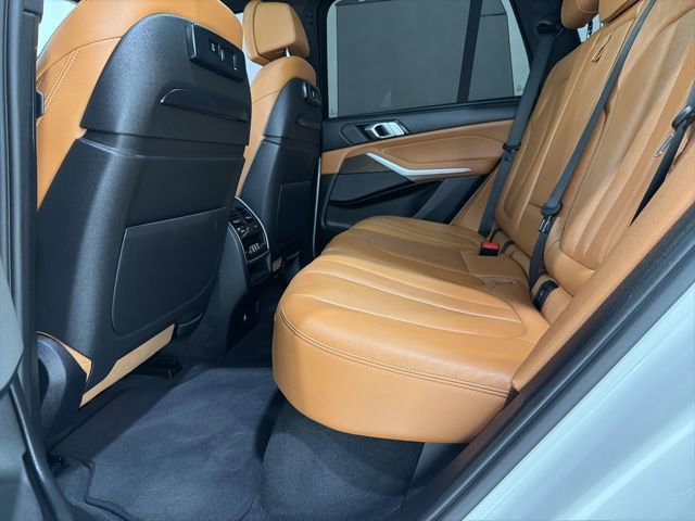 Used 2021 BMW X5 M50i w/ Executive Package image 17
