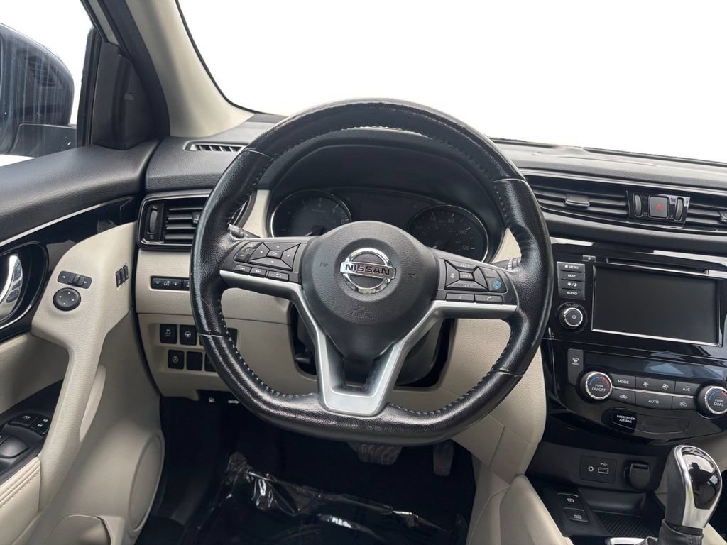 Used 2021 Nissan Rogue Sport SL w/ Premium Package FWD image 13