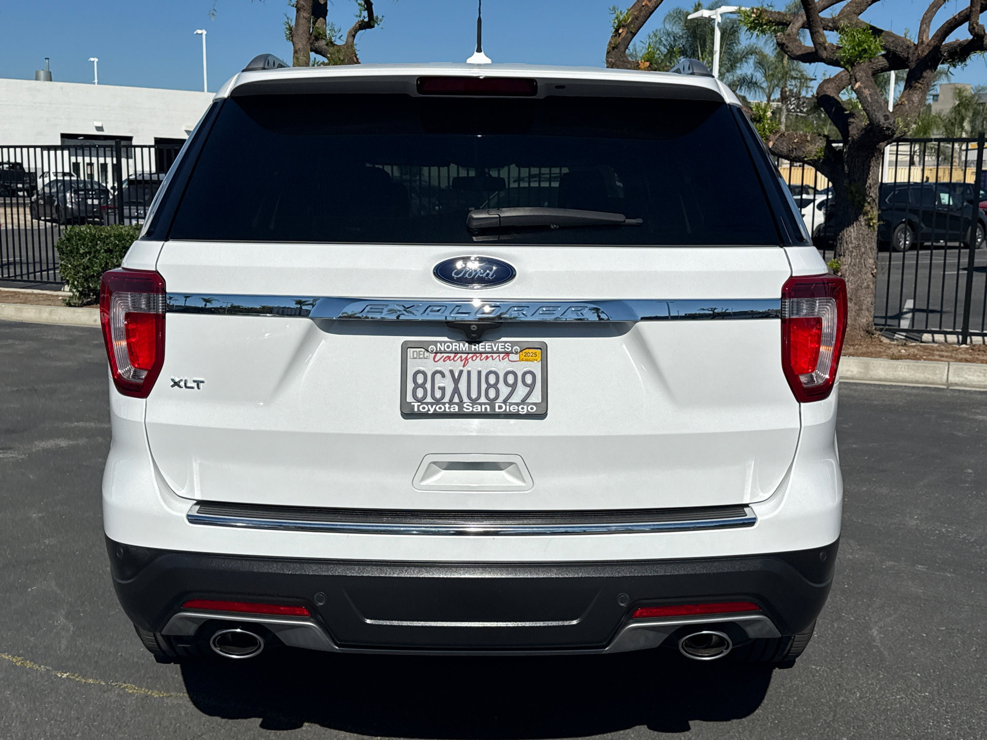 Used 2018 Ford Explorer XLT w/ Equipment Group 202A image 8