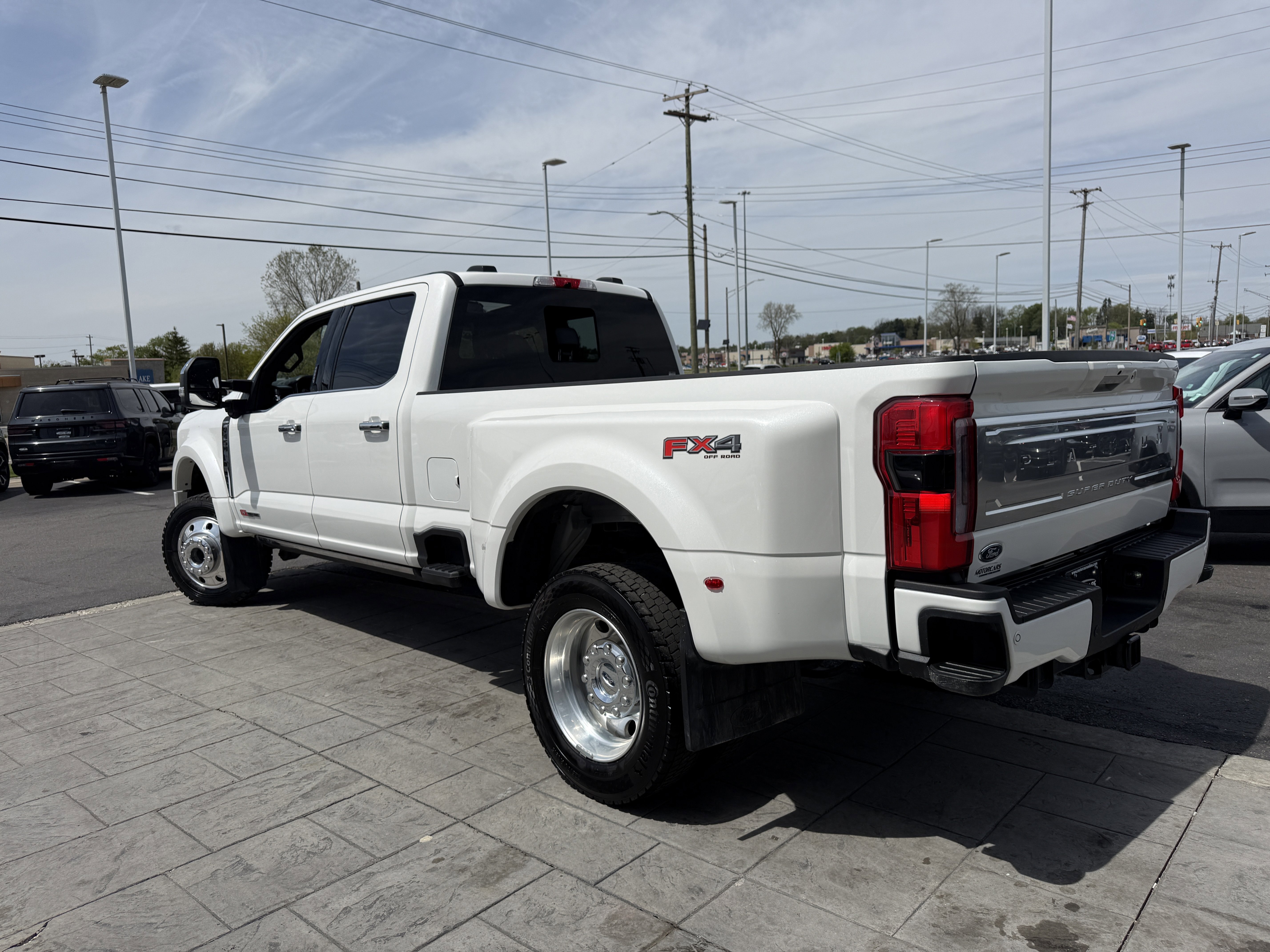 Used 2024 Ford F450 Platinum w/ FX4 Off-Road Package AWD/4WD image 4