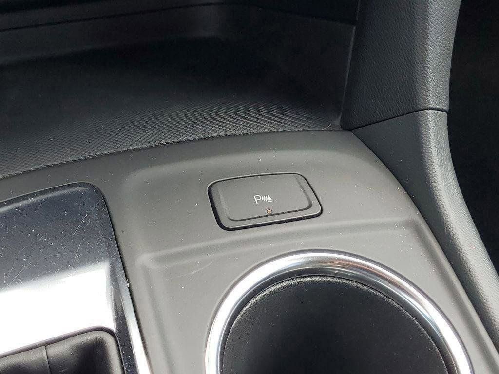 Used 2024 Chevrolet Equinox LT FWD image 17