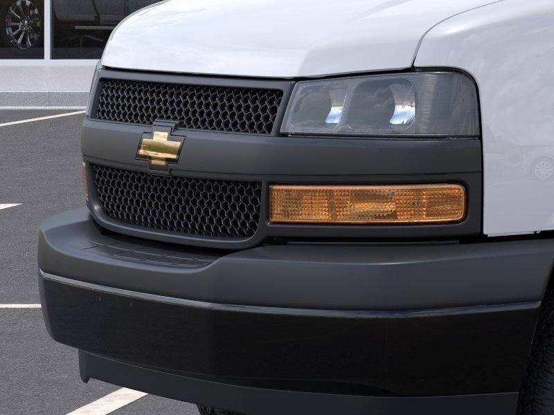 New 2026 Chevrolet Express 4500 Extended w/ Power Convenience Package RWD image 21