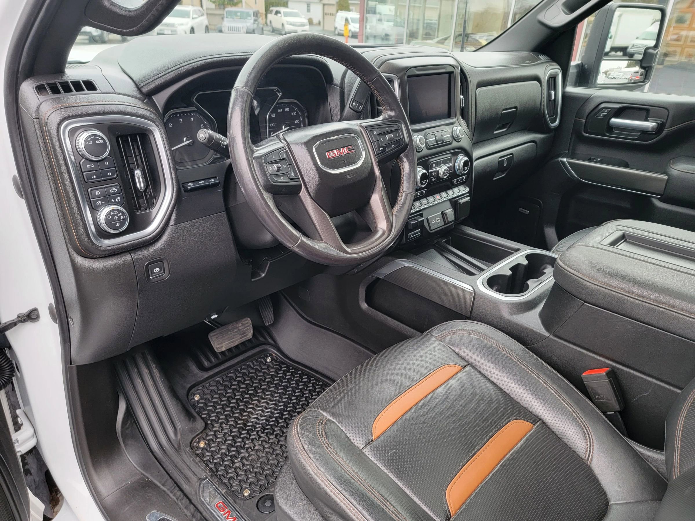 Used 2021 GMC Sierra 2500 AT4 w/ AT4 Premium Plus Package image 9