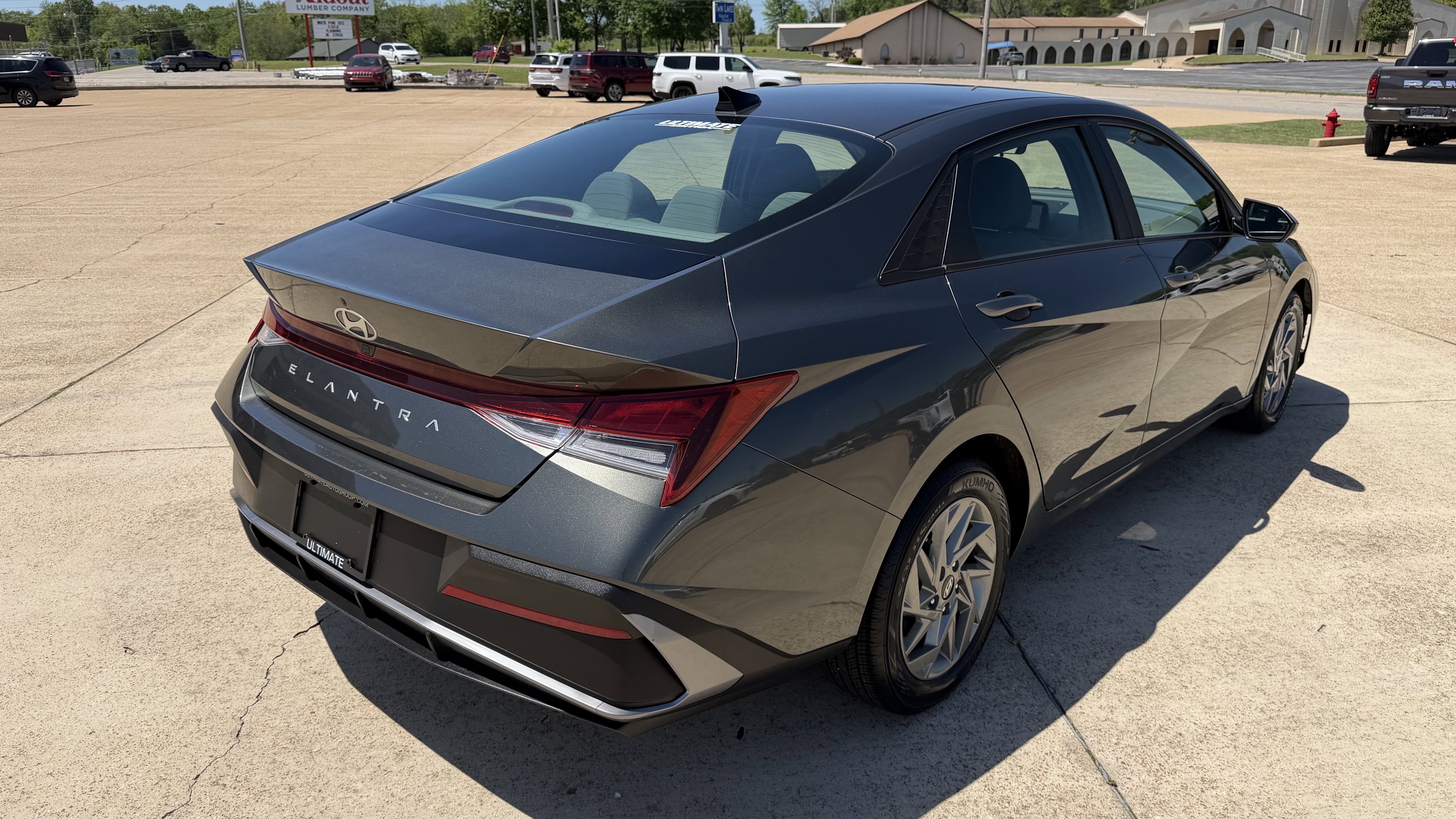 Used 2024 Hyundai Elantra SEL FWD image 8