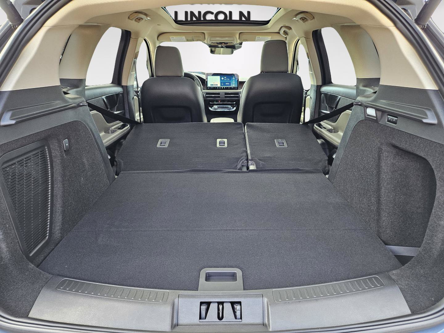 New 2026 Lincoln Corsair Reserve w/ Jet Appearance Package AWD/4WD image 28