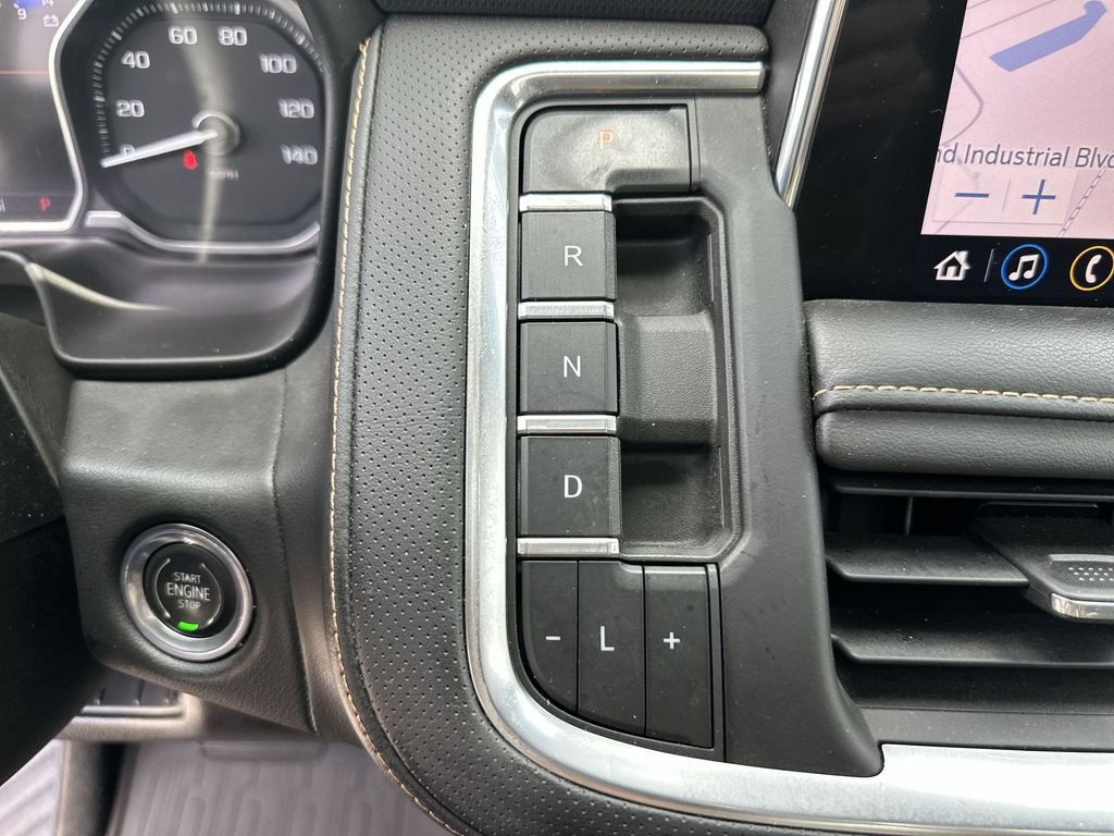 Certified 2021 GMC Yukon XL AT4 w/ AT4 Premium Package AWD/4WD image 16