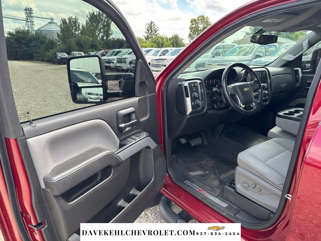 Used 2018 Chevrolet Silverado 1500 LT w/ All Star Edition AWD/4WD image 14