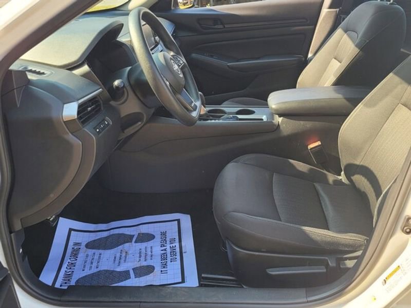Used 2024 Nissan Altima 2.5 S image 6