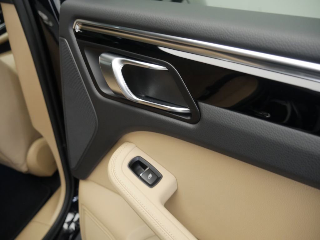 New 2026 Porsche Macan AWD/4WD image 31