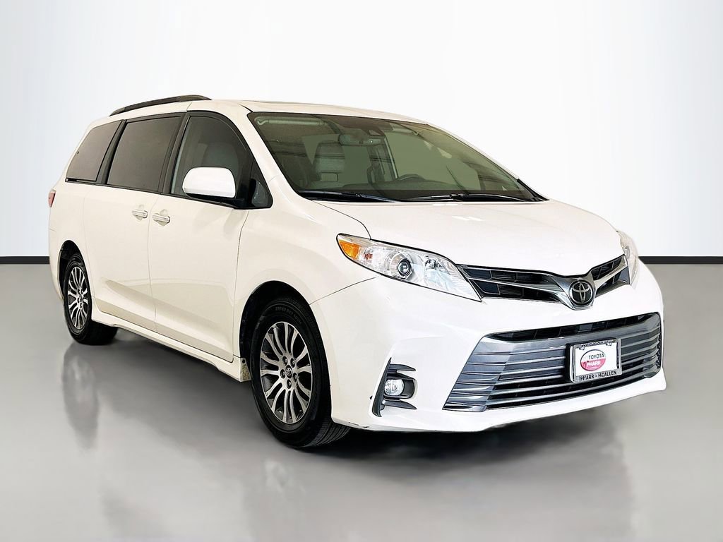 Used 2019 Toyota Sienna XLE FWD image 3