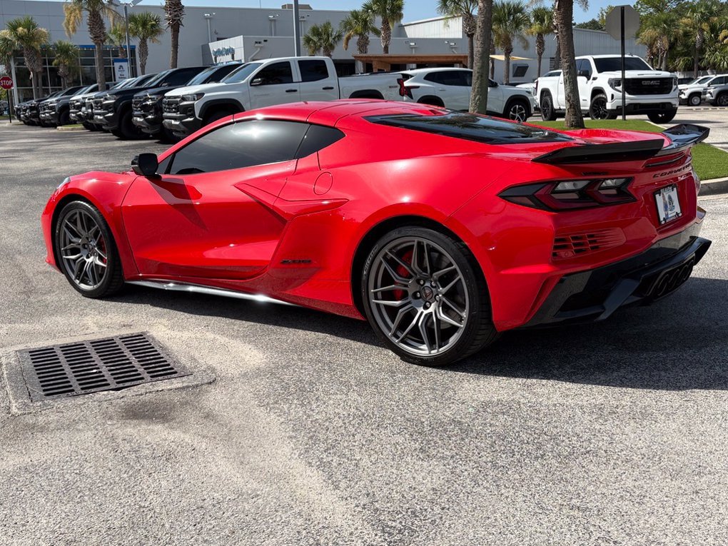 Used 2025 Chevrolet Corvette Z06 RWD image 8