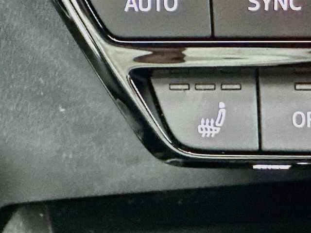 Used 2024 Audi Q4 e-tron Premium Plus w/ Premium Plus AWD/4WD image 18
