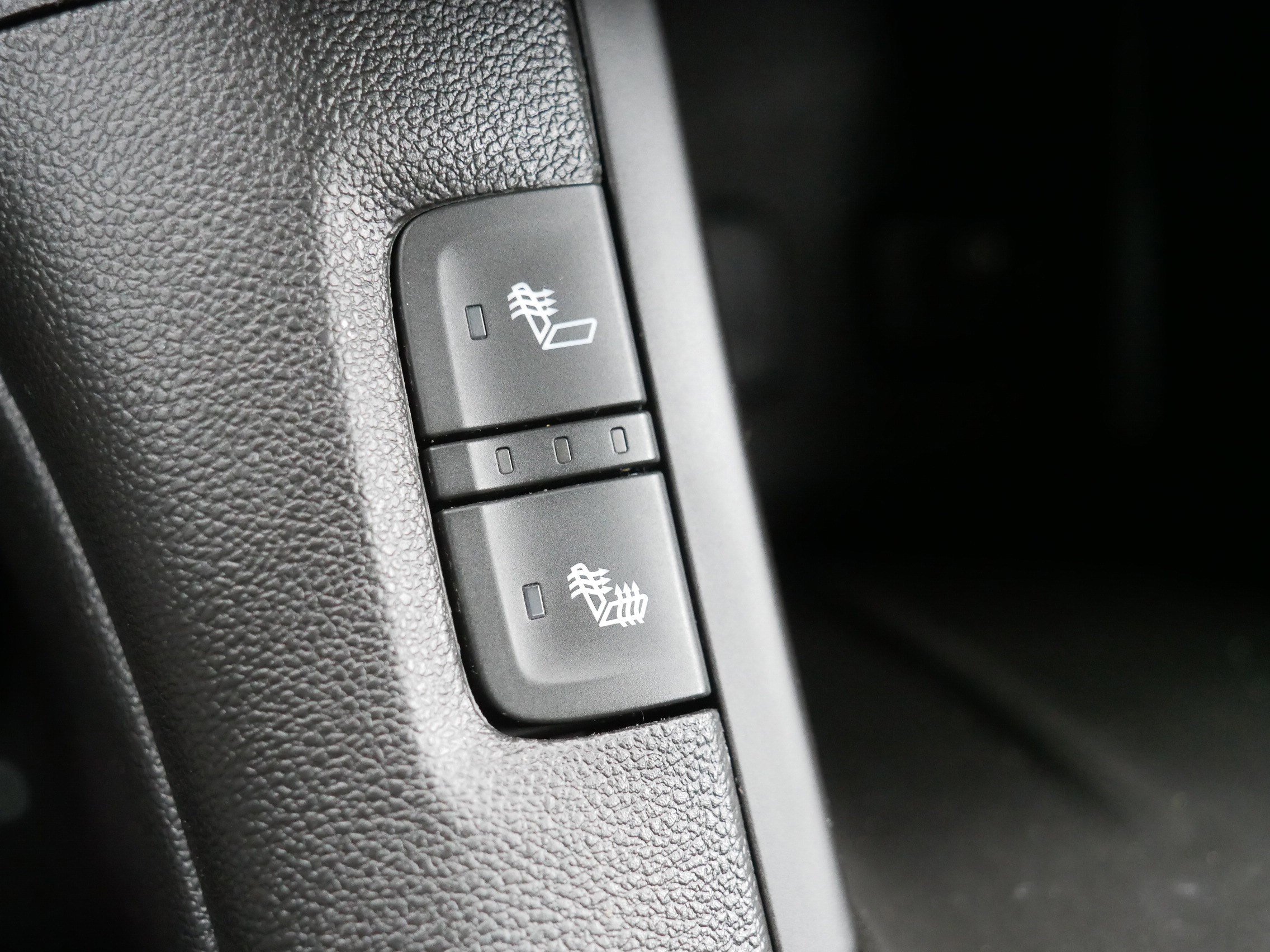 Used 2017 GMC Acadia SLE image 32