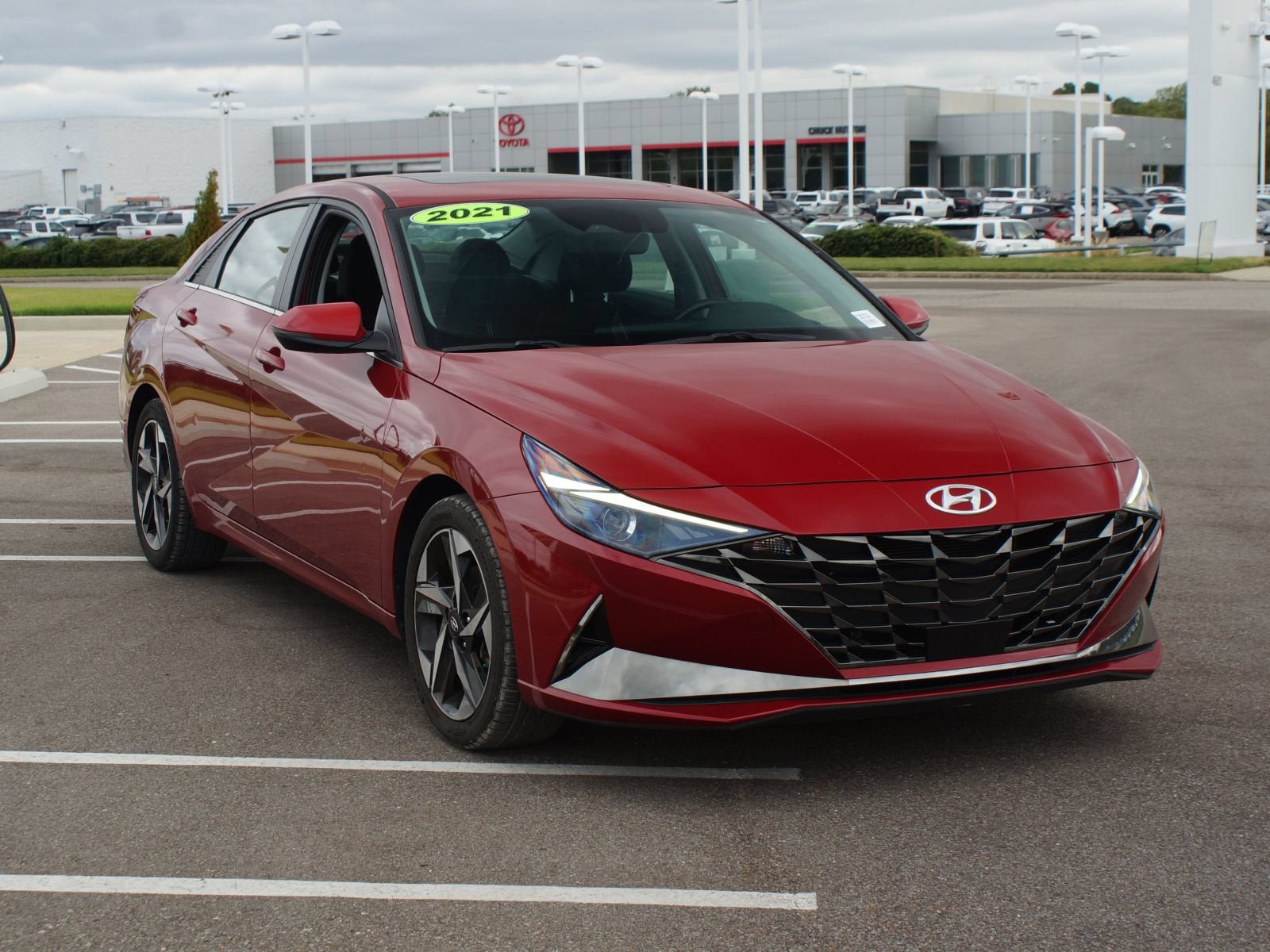 Used 2021 Hyundai Elantra SEL w/ Convenience + Premium Package FWD image 2