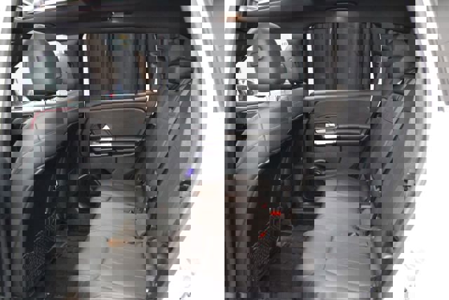 Used 2021 Mercedes-Benz GLB 250 4MATIC w/ Premium Package image 22