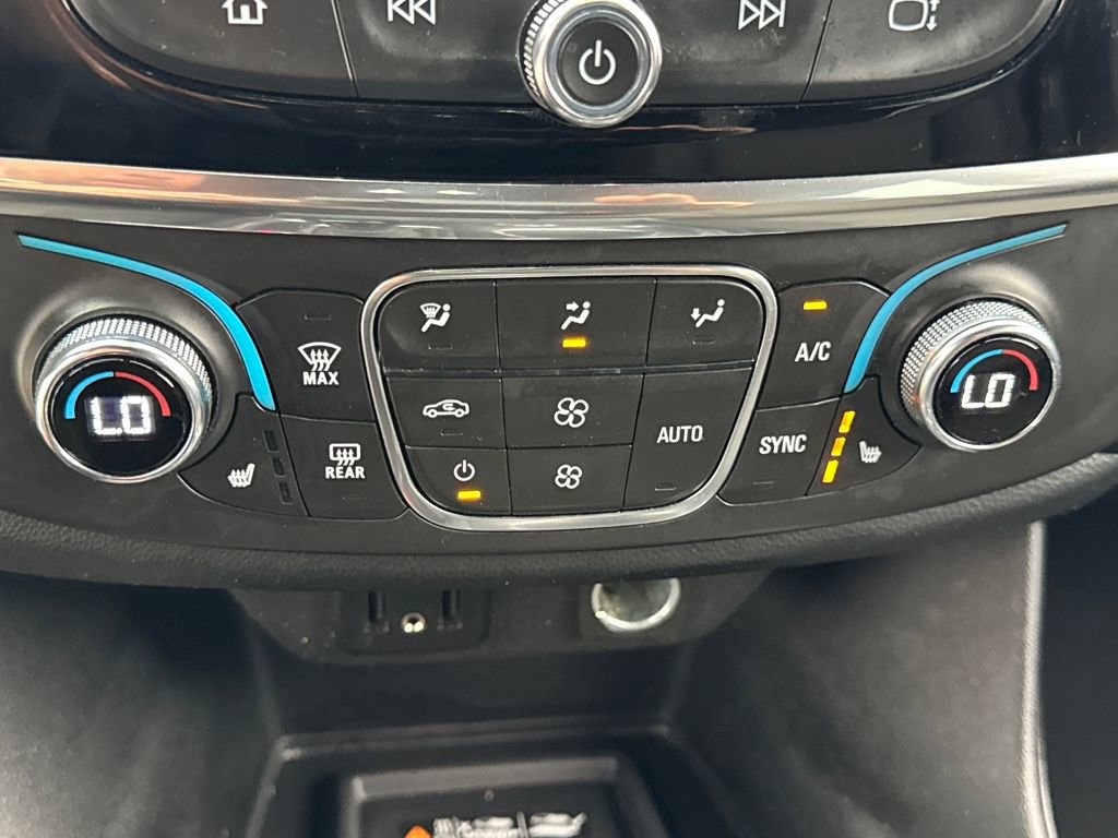 Used 2023 Chevrolet Traverse LT image 24