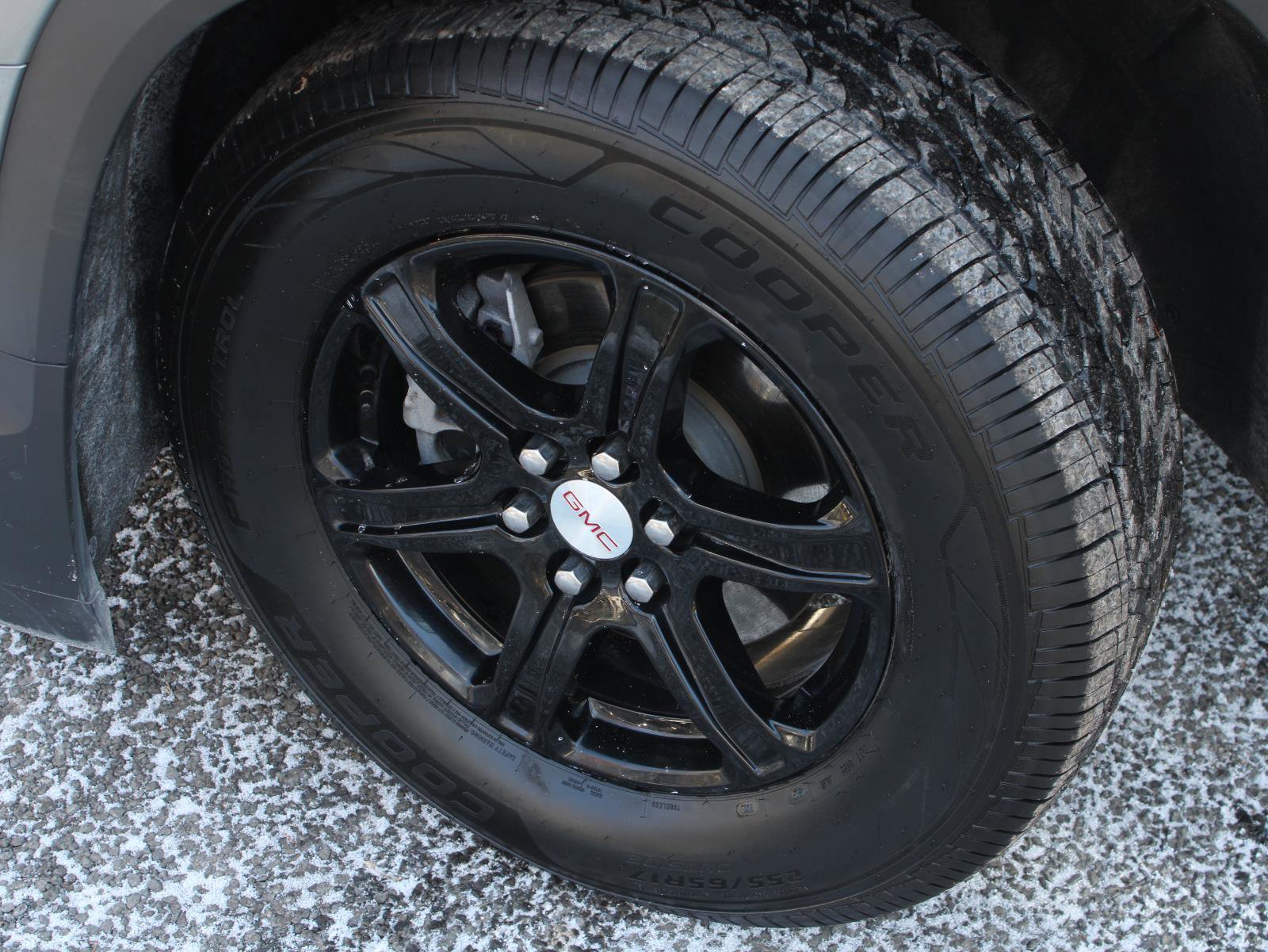 Used 2023 GMC Acadia AT4 image 20
