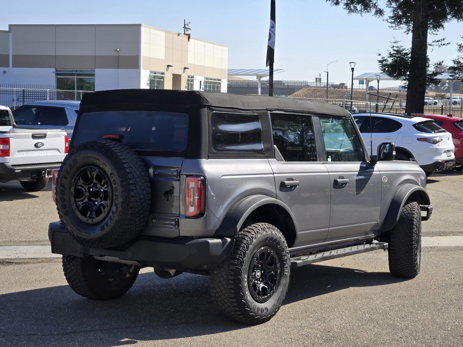 Certified 2023 Ford Bronco Wildtrak image 4